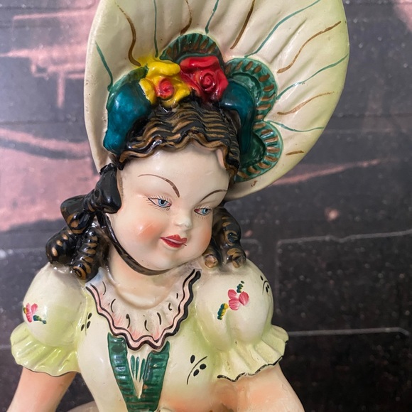 Gorgeous vintage German Plaster Figurine Late 1800’s - Picture 3 of 10